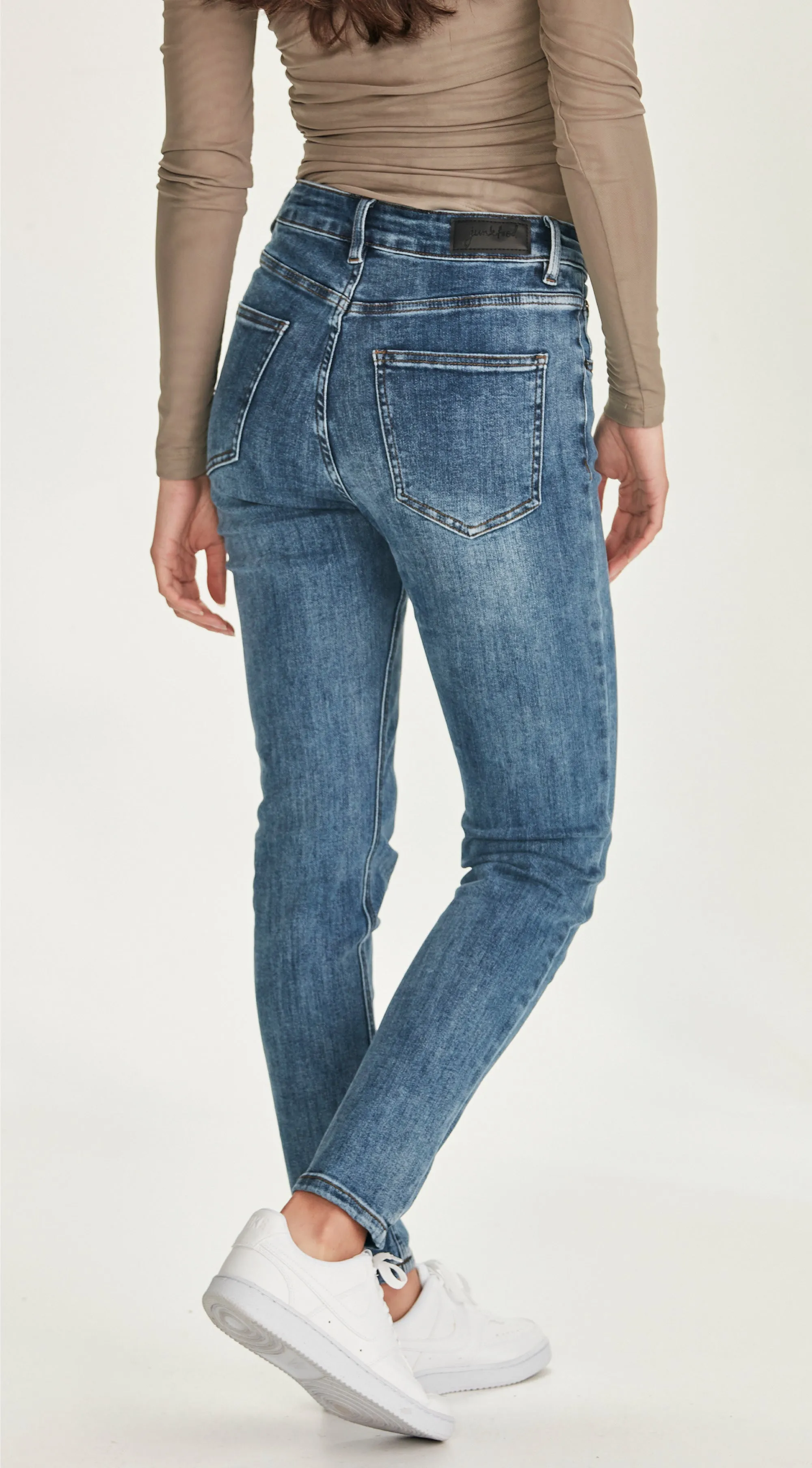KAILEY | Dark Blue Medium Length Jean