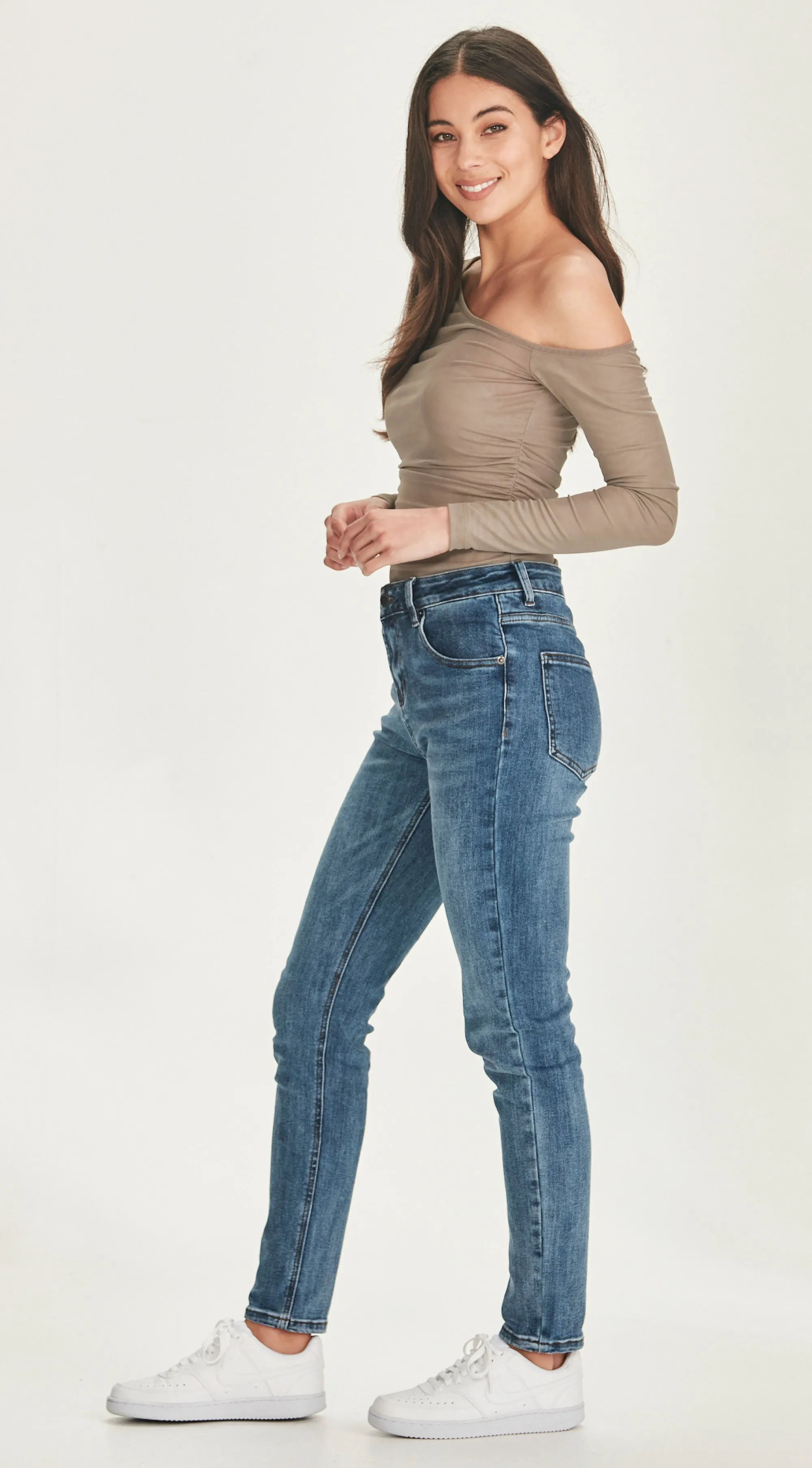 KAILEY | Dark Blue Medium Length Jean
