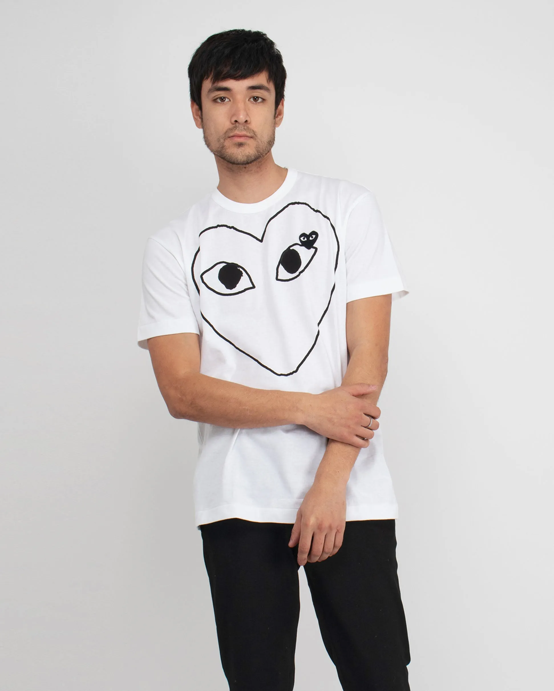 T102 BLACK HEART OUTLINE T-SHIRT / WHITE