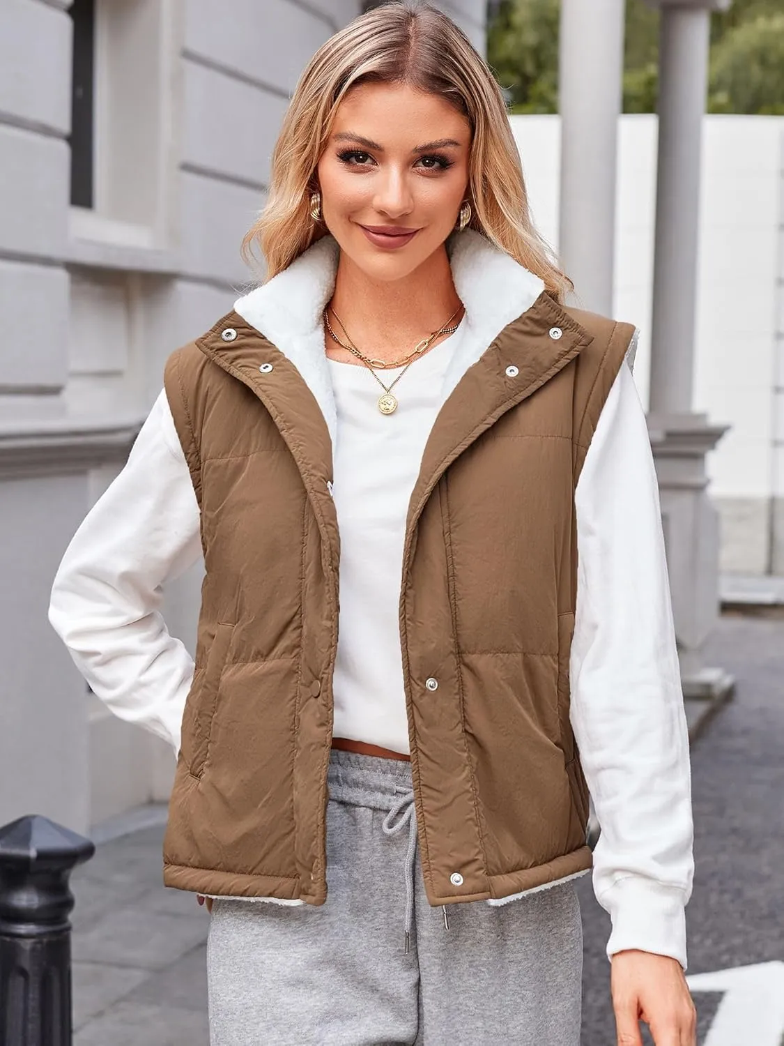 ZAFUL Womens 2024 Fall Cropped Puffer Vest Reversible Zip Up Quilted Vest Sleeveless Winter Fleece Jacket Outerwear