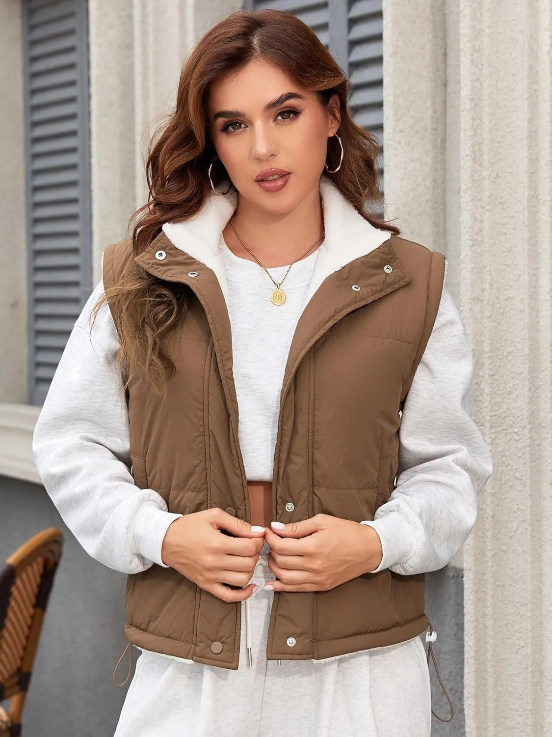 ZAFUL Womens 2024 Fall Cropped Puffer Vest Reversible Zip Up Quilted Vest Sleeveless Winter Fleece Jacket Outerwear